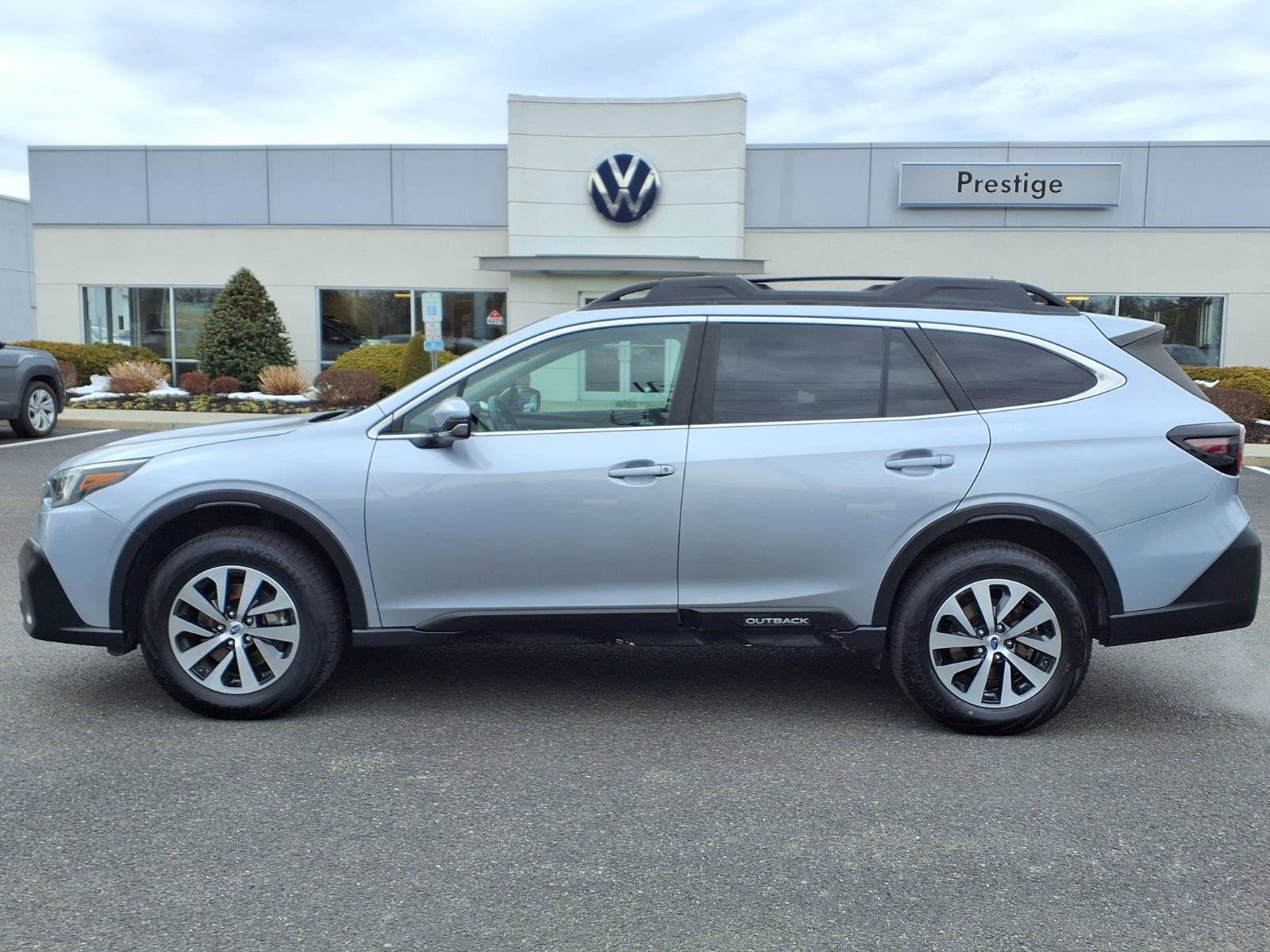 Used 2021 Subaru Outback Premium image 6