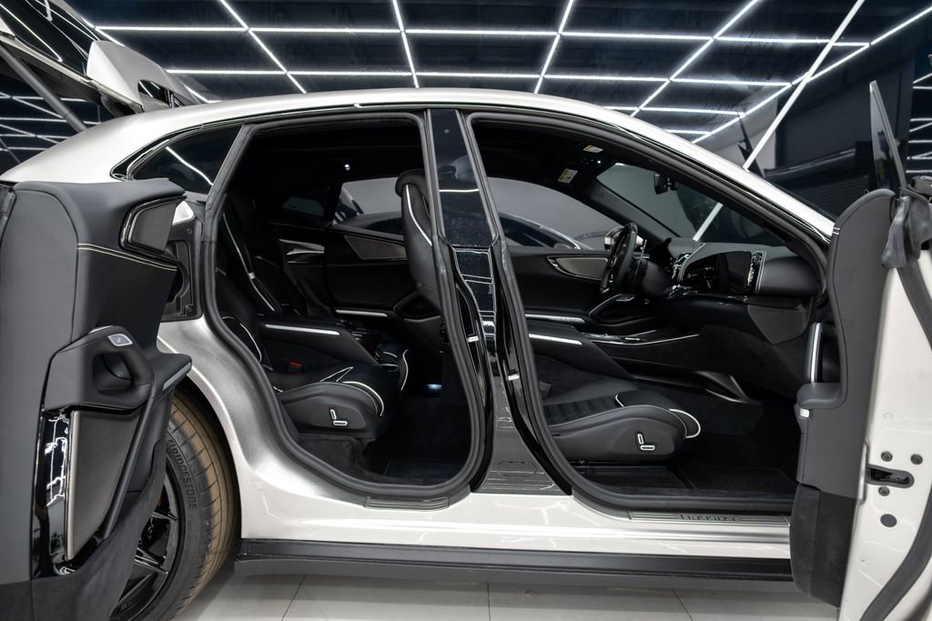 Used 2024 Ferrari Purosangue image 11