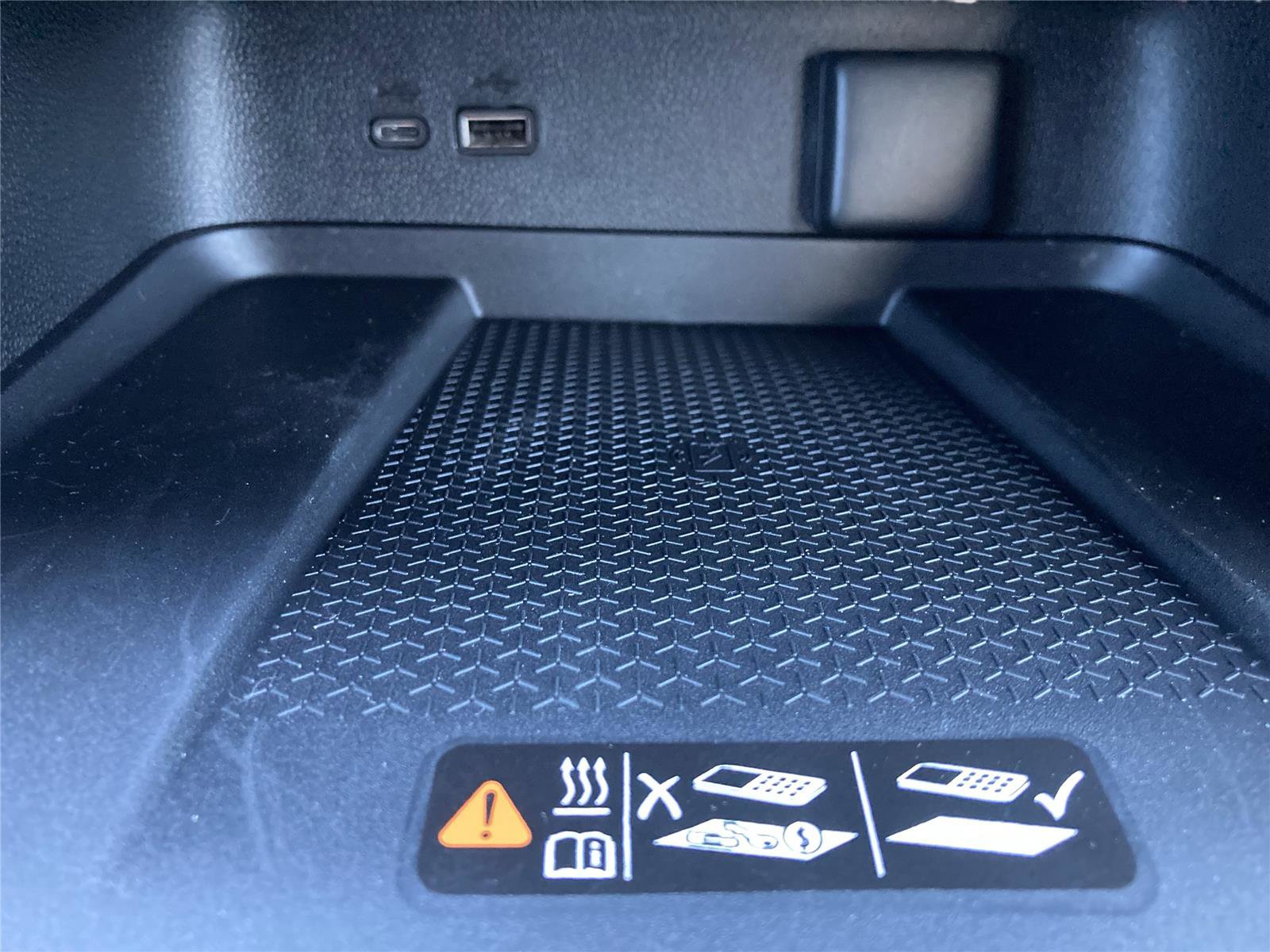 New 2026 Chevrolet Traverse LT w/ Sun and Wheel Package image 11