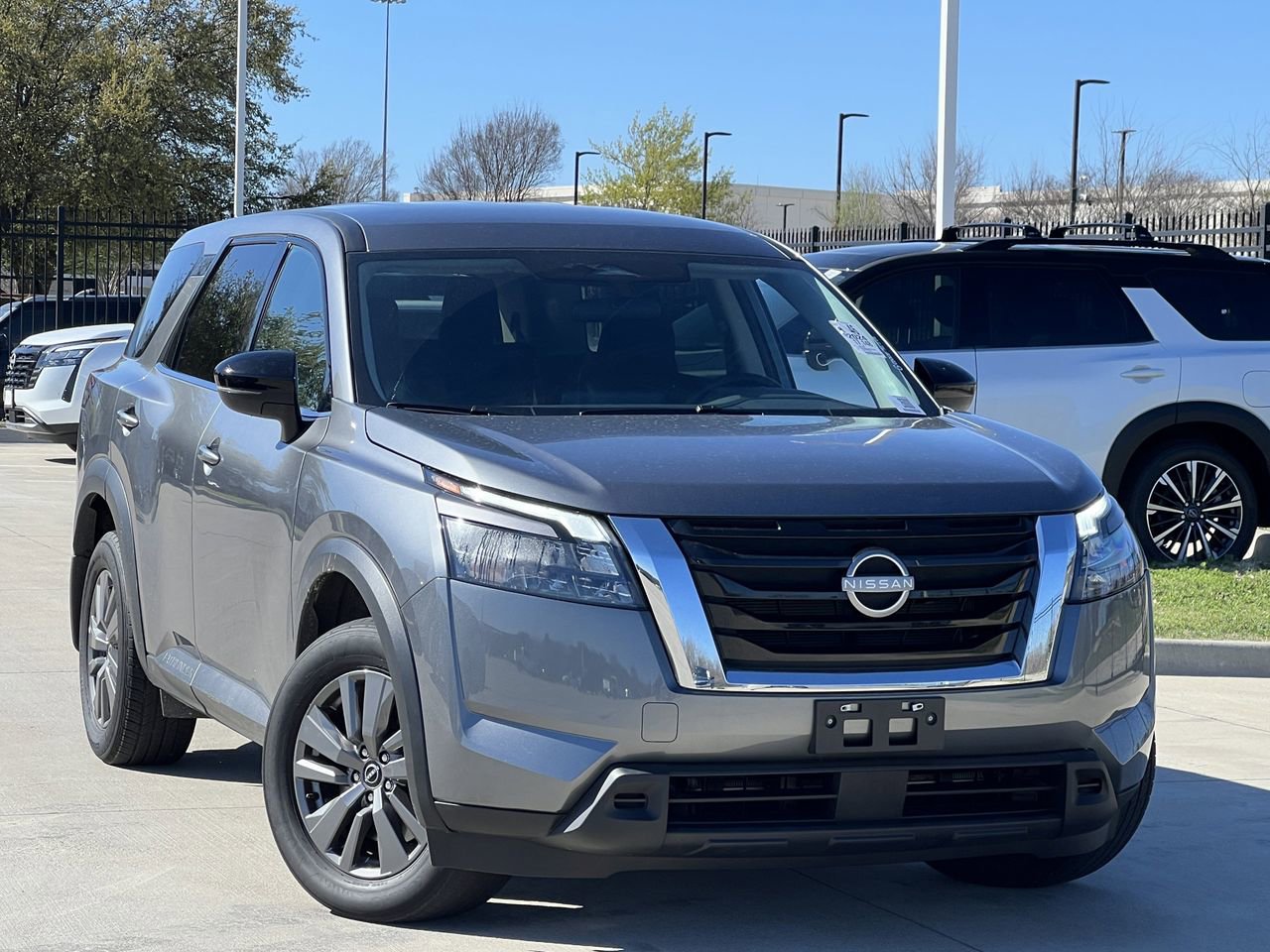 Certified 2024 Nissan Pathfinder S image 2