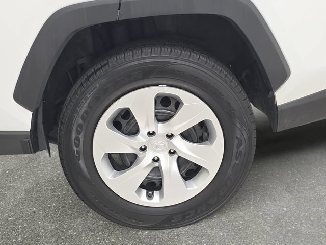 Used 2022 Toyota RAV4 LE AWD/4WD image 32