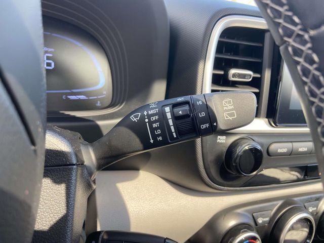 Certified 2023 Hyundai Venue SEL image 29