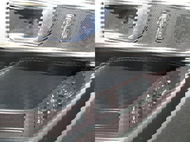 Used 2020 Ford Explorer XLT w/ Equipment Group 202A image 13