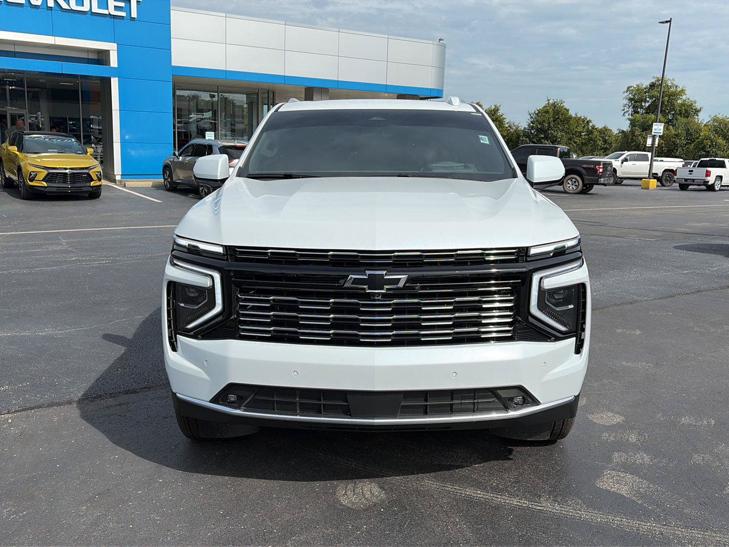 Used 2026 Chevrolet Suburban High Country AWD/4WD image 8