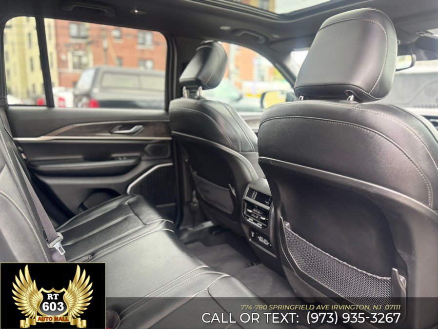 Used 2024 Jeep Grand Cherokee Limited 4xe AWD/4WD image 11