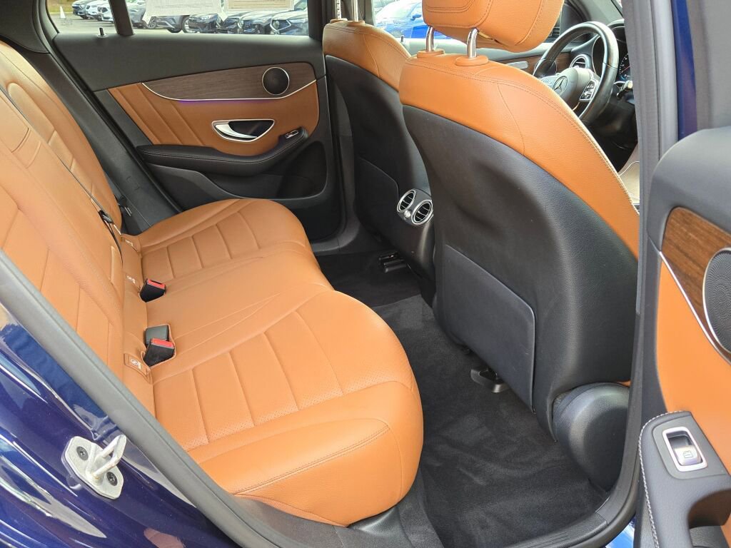 Used 2021 Mercedes-Benz GLC 300 4MATIC image 11
