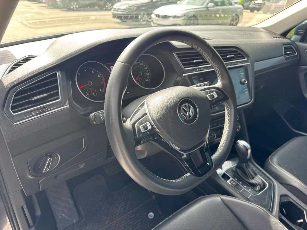 Used 2021 Volkswagen Tiguan SE FWD image 9