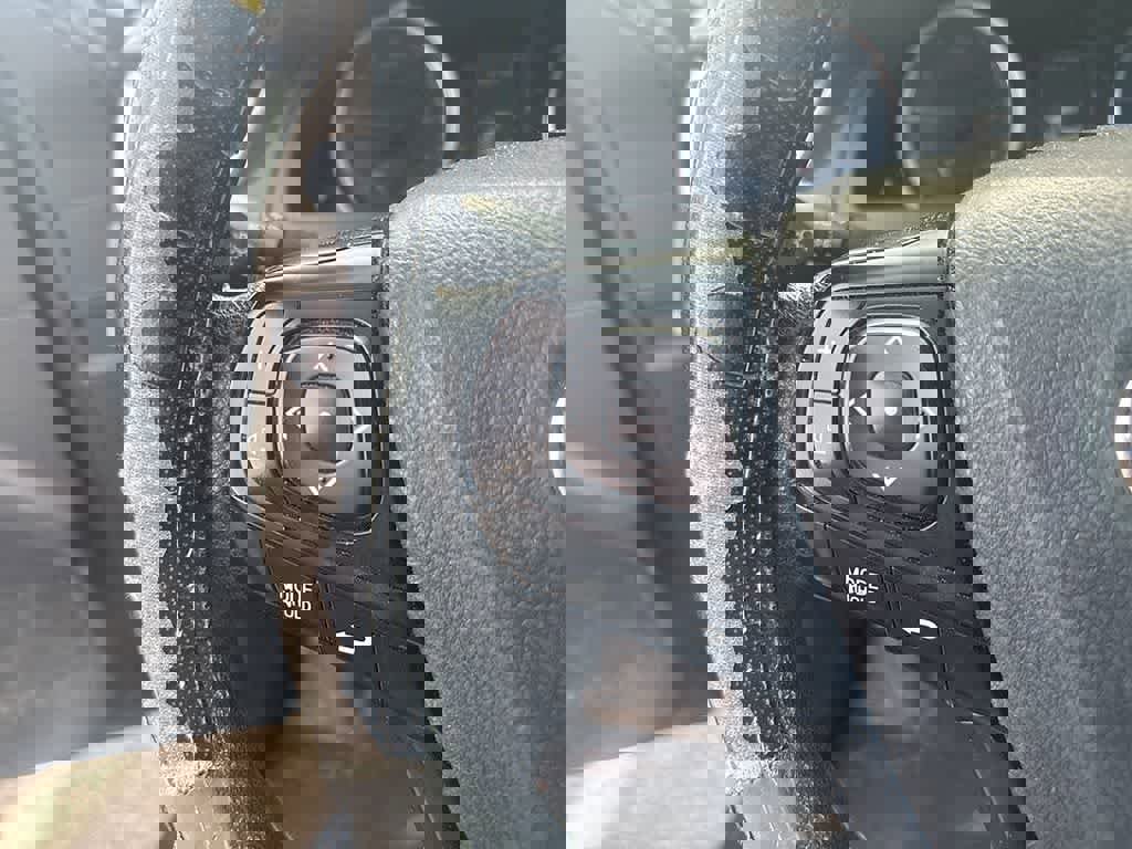 Used 2017 Toyota Camry LE image 13