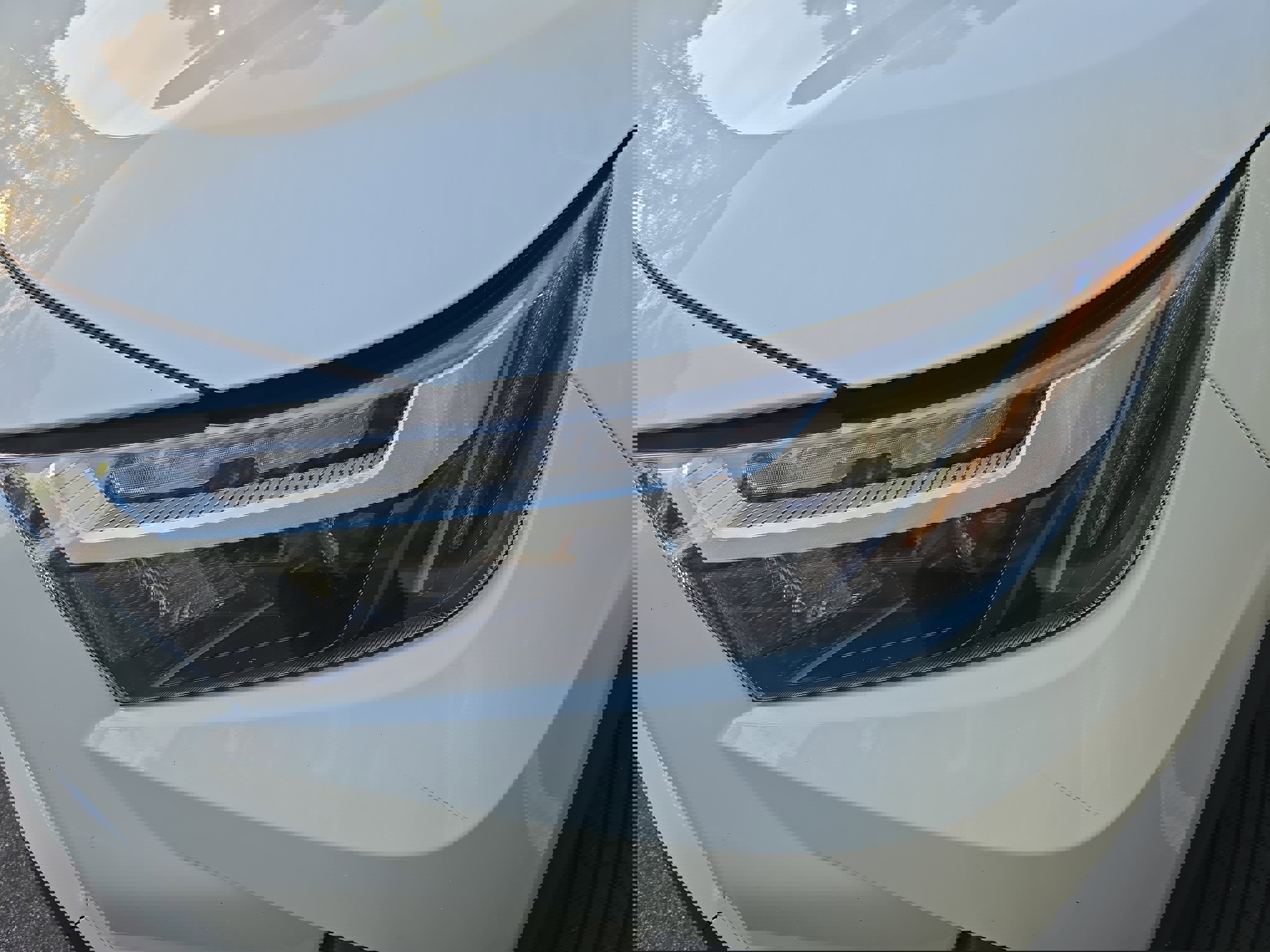 Used 2022 Toyota RAV4 XLE Premium image 34