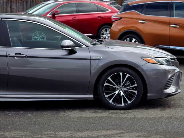 Used 2019 Toyota Camry SE w/ Audio Package FWD image 16