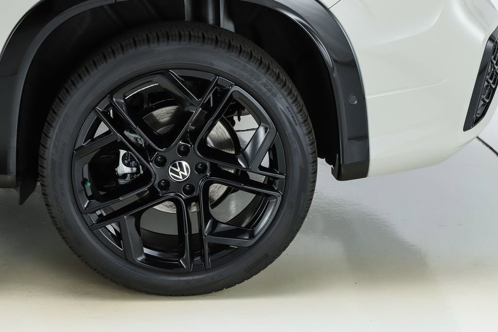 New 2026 Volkswagen Tiguan SE R-Line image 6