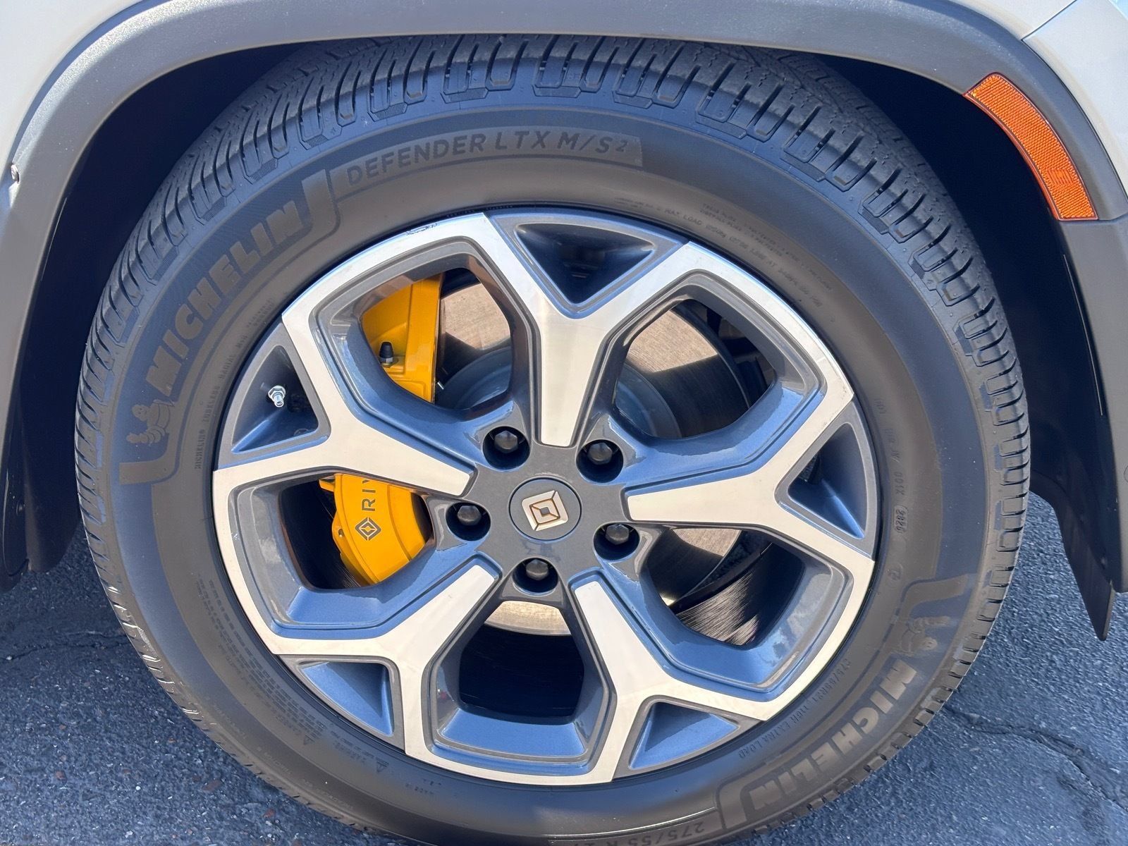 Used 2023 Rivian R1S Adventure AWD/4WD image 11