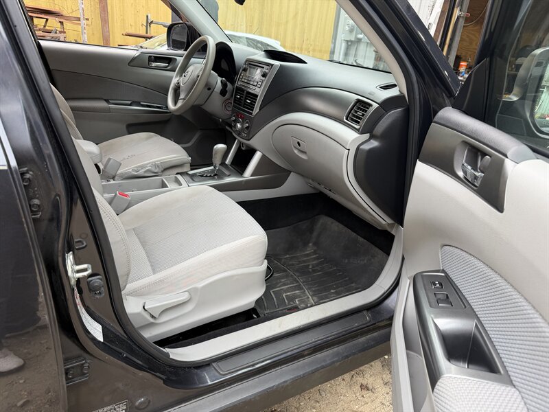 Used 2011 Subaru Forester 2.5X Premium AWD/4WD image 14