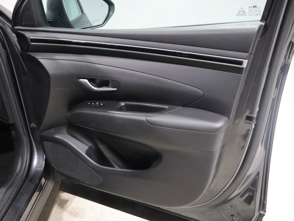 Used 2024 Hyundai Tucson SE image 23