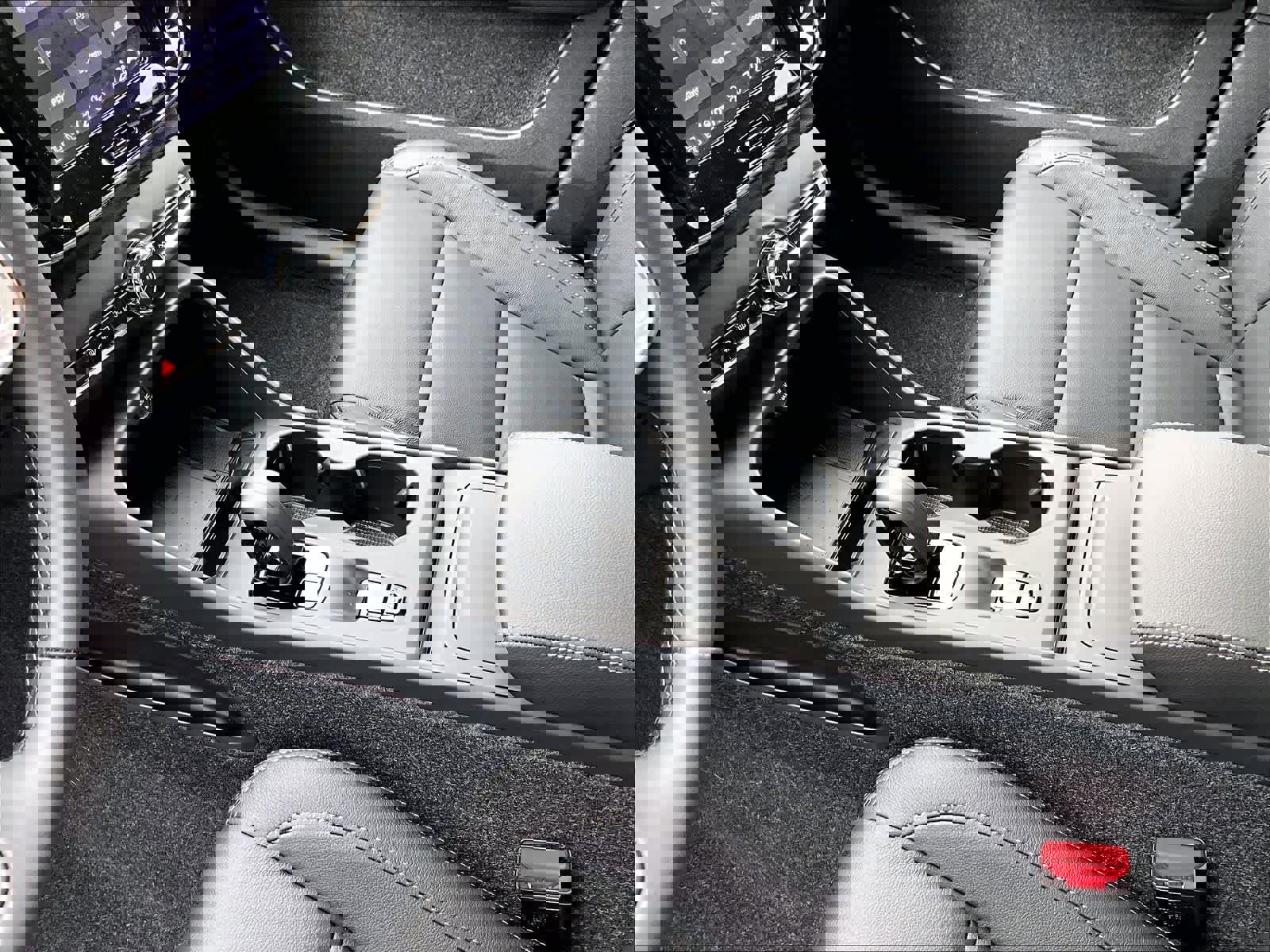 New 2026 Volvo XC40 B4 Core w/ Climate Package image 10