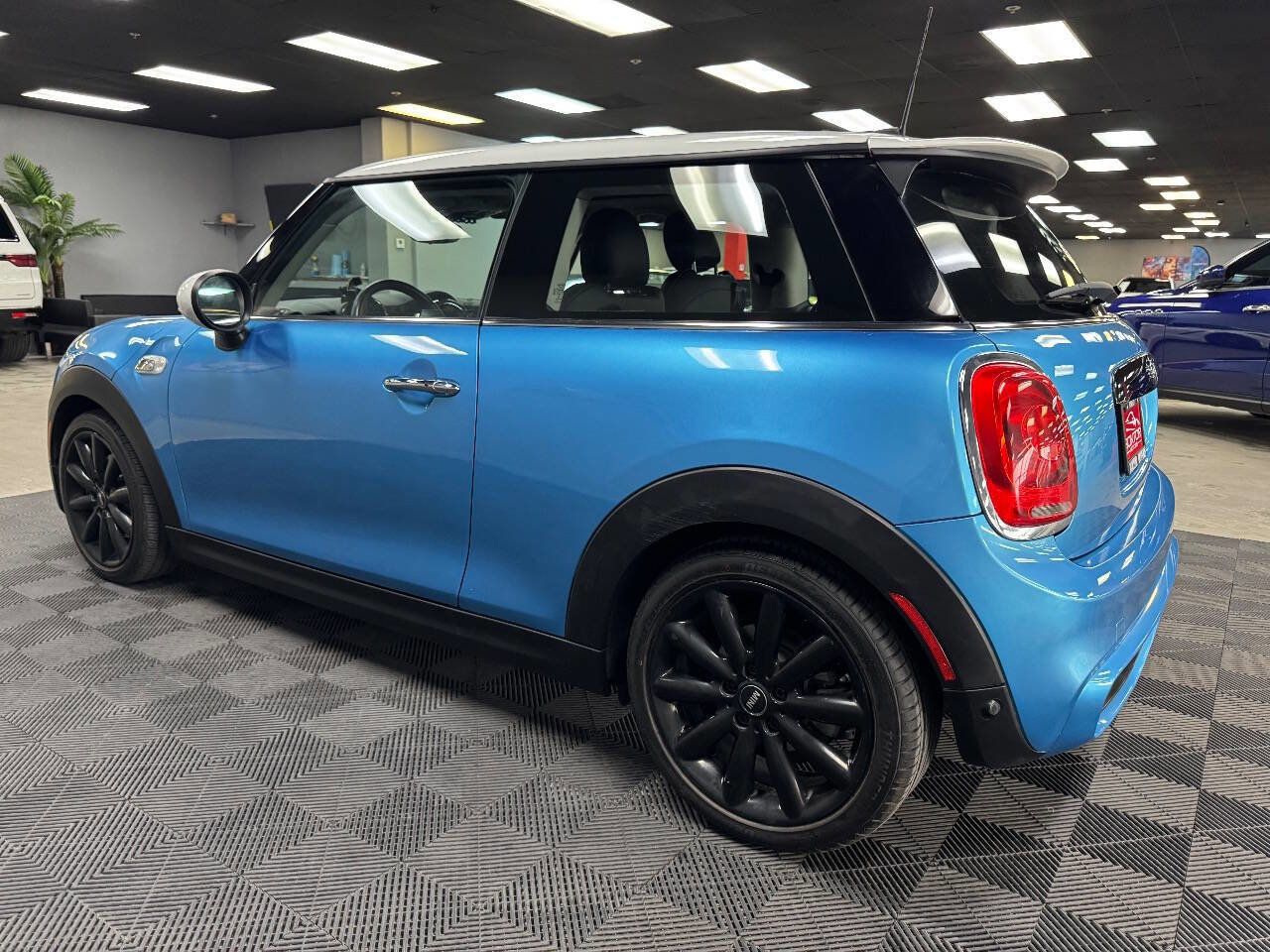 Used 2019 MINI Cooper S w/ Signature Upholstery Package image 10