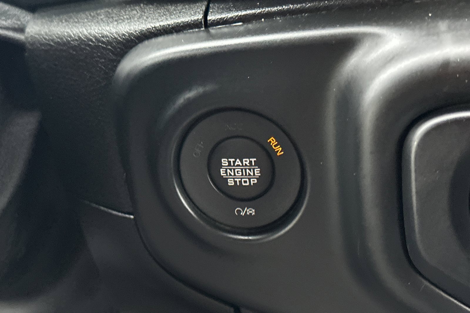 Used 2018 Jeep Wrangler Sport image 18