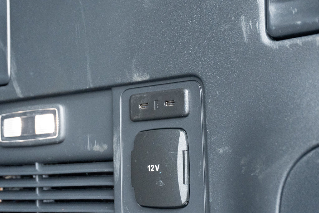 Used 2025 Ford Expedition Active RWD image 15