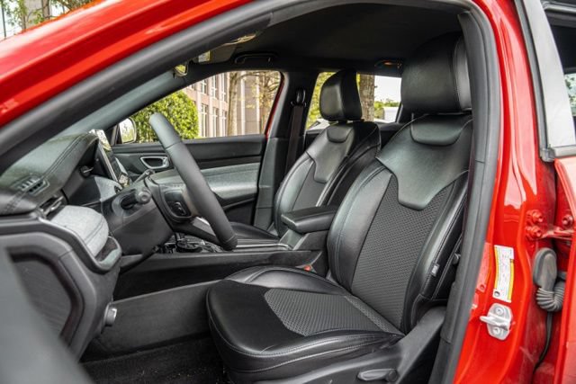 Used 2023 Jeep Compass Latitude AWD/4WD image 38