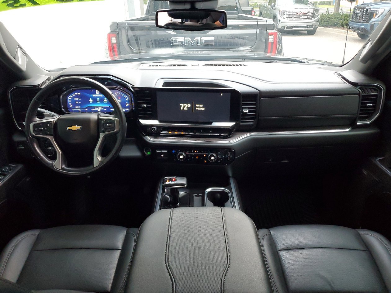 Used 2023 Chevrolet Silverado 1500 LTZ RWD image 12