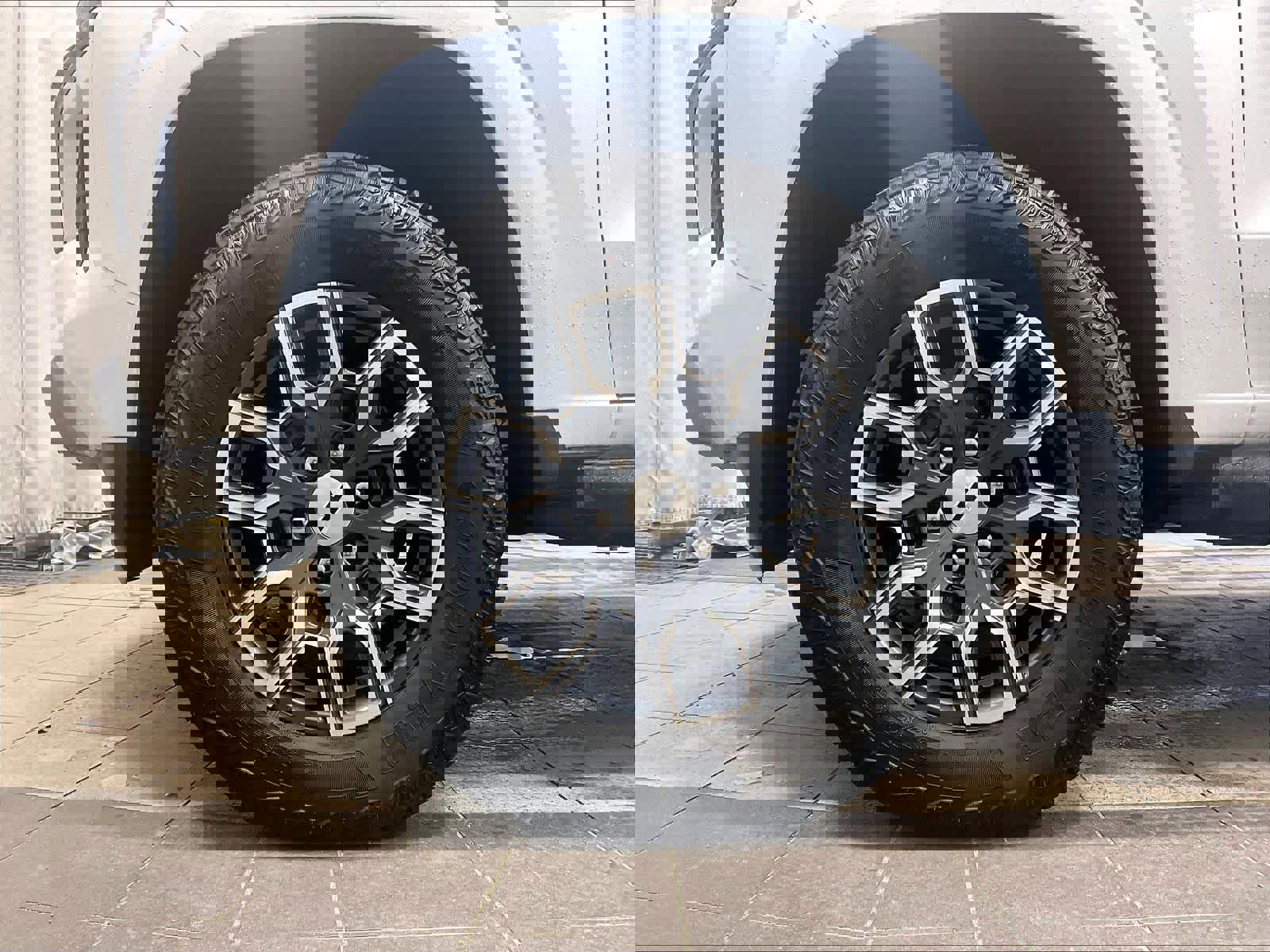 Used 2024 Chevrolet Colorado Z71 w/ Z71 Convenience Package 2 image 7