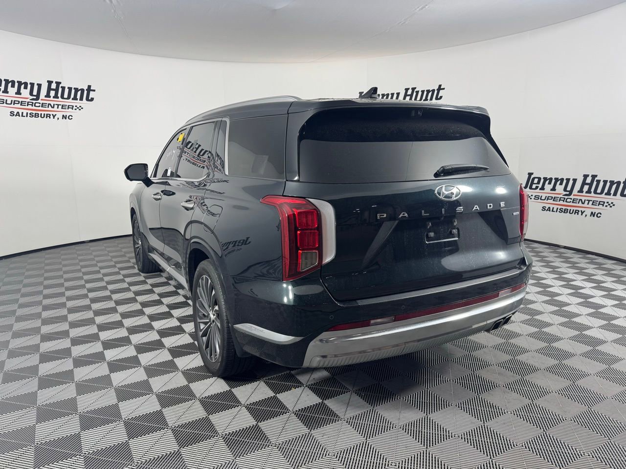 Used 2023 Hyundai Palisade Calligraphy image 11