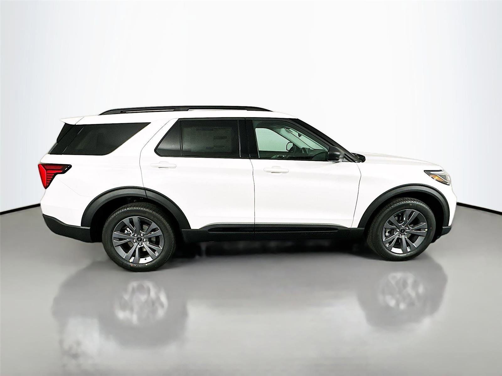 New 2026 Ford Explorer Active w/ Active Comfort Package image 8