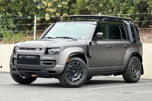 New 2026 Land Rover Defender 110 AWD/4WD image 1