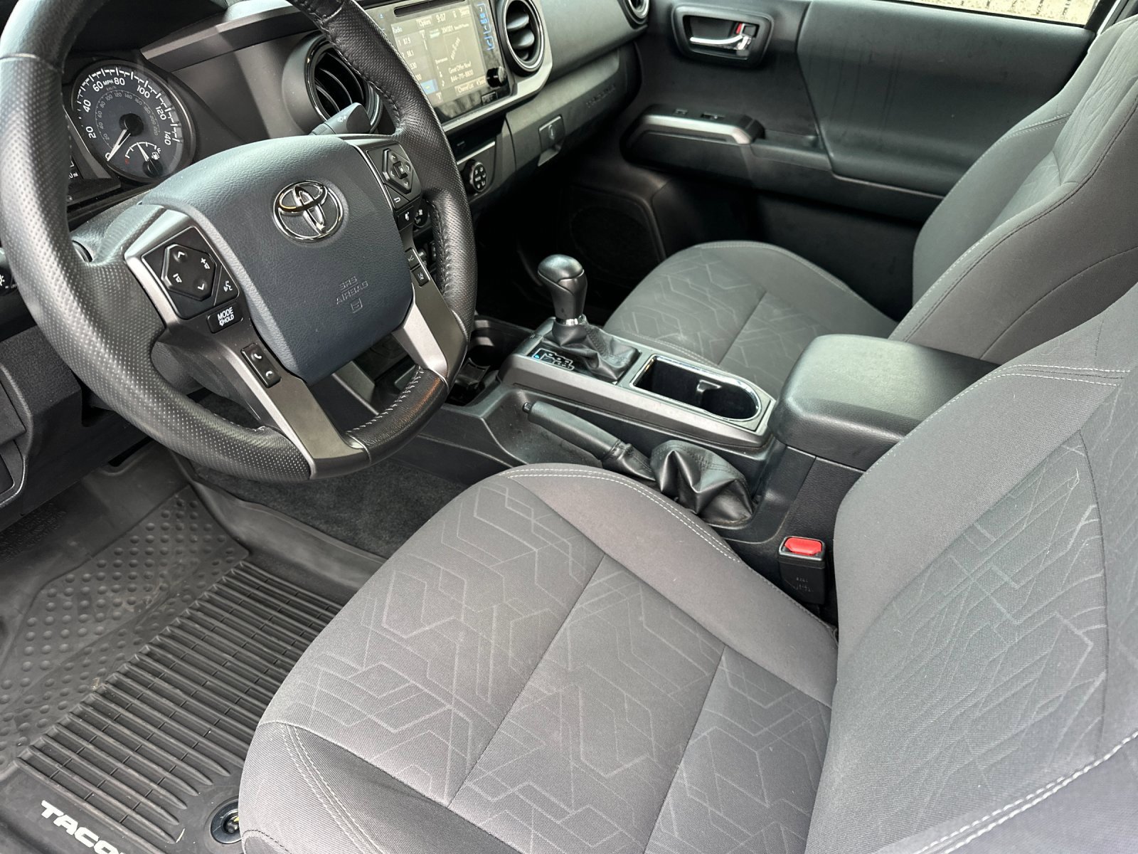 Used 2019 Toyota Tacoma TRD Off-Road image 9