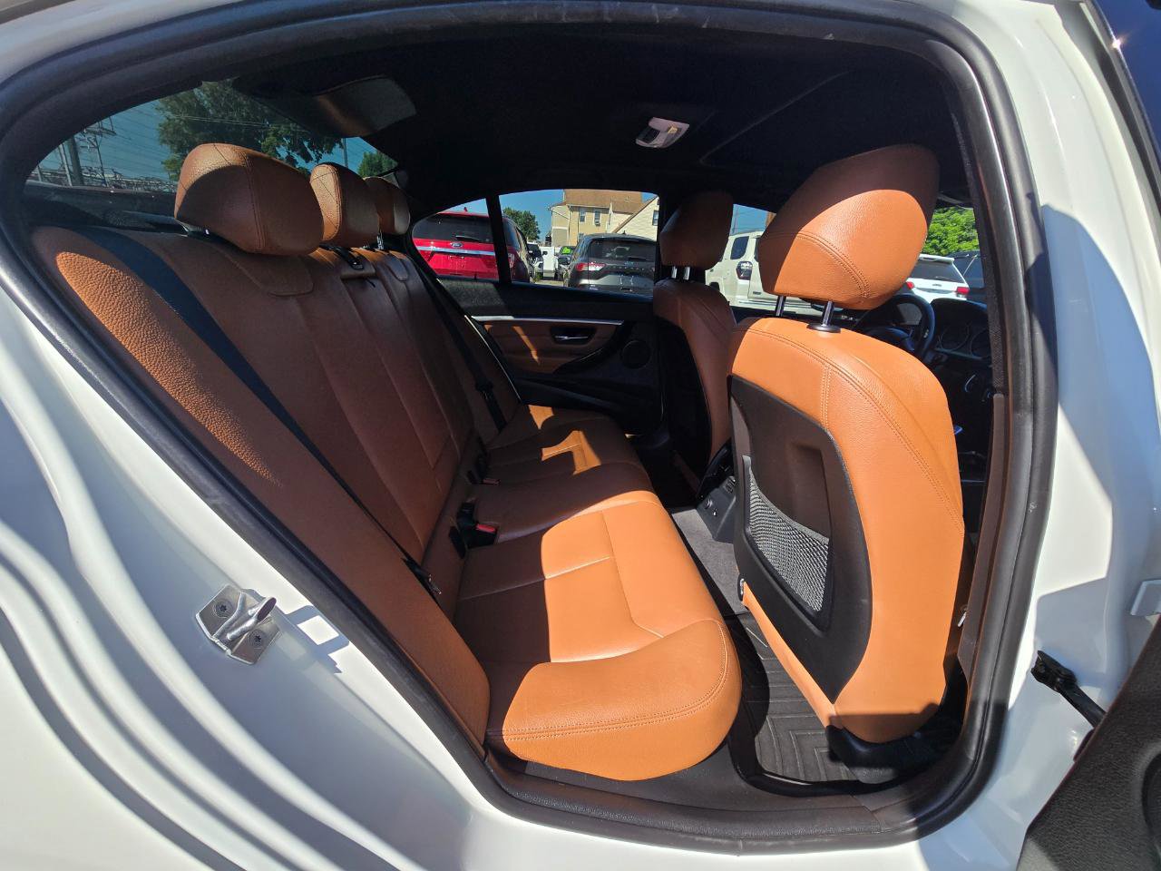 Used 2017 BMW 330i xDrive Sedan AWD/4WD image 16