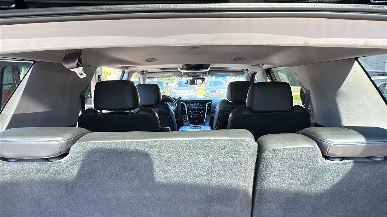Used 2015 Cadillac Escalade Luxury AWD/4WD image 39