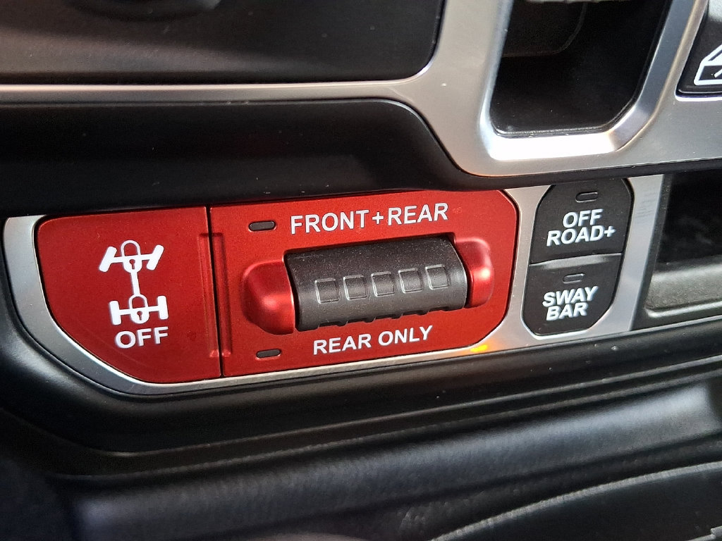 Used 2023 Jeep Gladiator Rubicon w/ Cold Weather Group AWD/4WD image 27