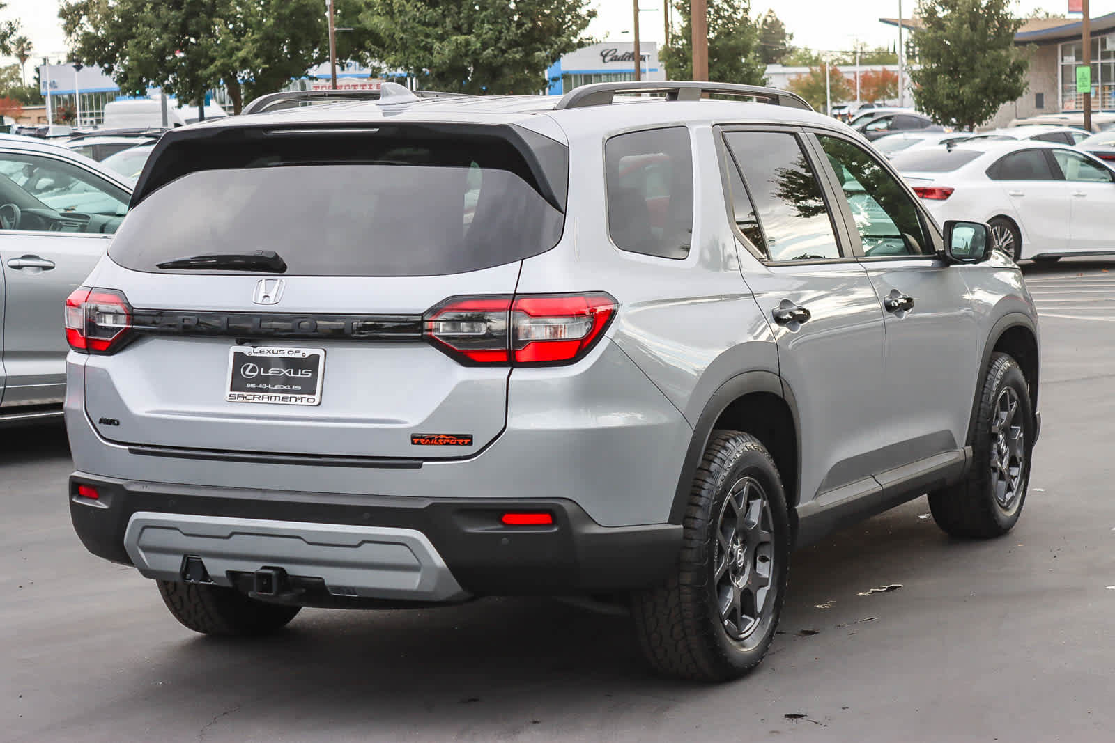 Used 2023 Honda Pilot TrailSport image 4