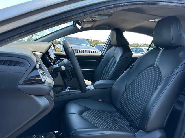 Used 2022 Toyota Camry SE FWD image 11