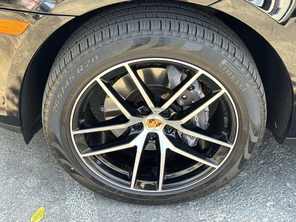 Used 2023 Porsche Macan Turbo AWD/4WD image 30