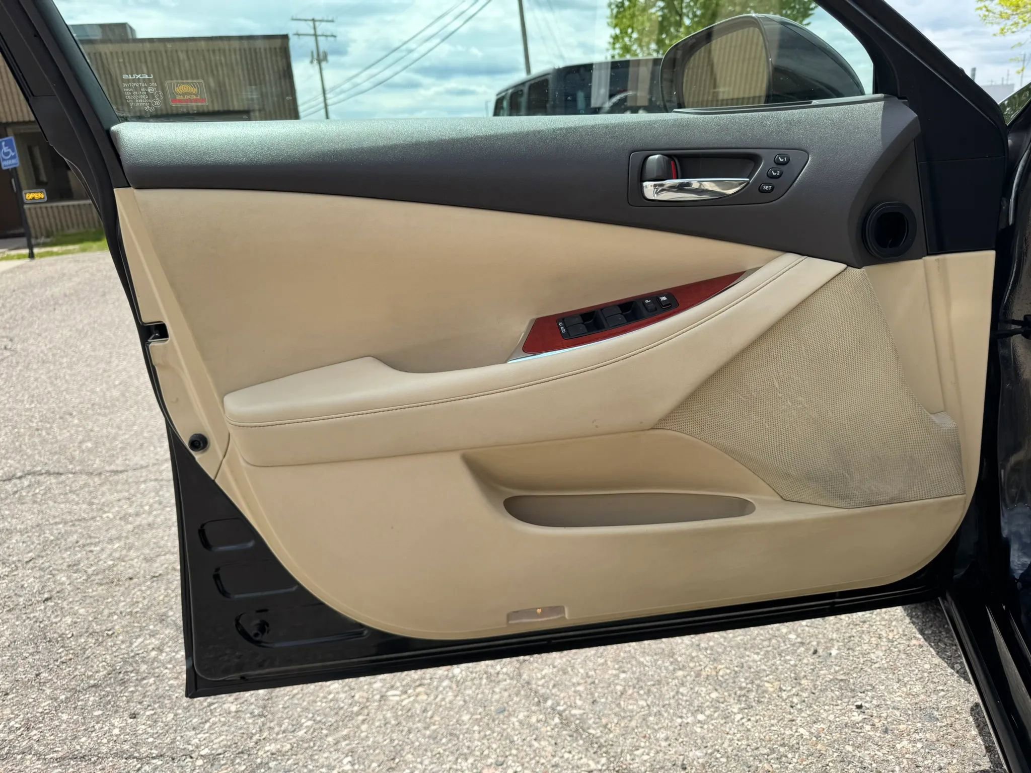 Used 2011 Lexus ES 350 FWD image 24