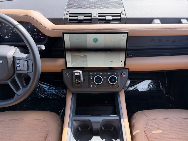 Certified 2026 Land Rover Defender 110 X-Dynamic SE AWD/4WD image 15