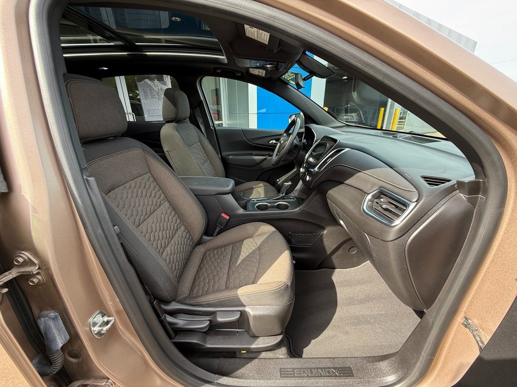 Certified 2018 Chevrolet Equinox LT w/ Sun & Infotainment Package image 33