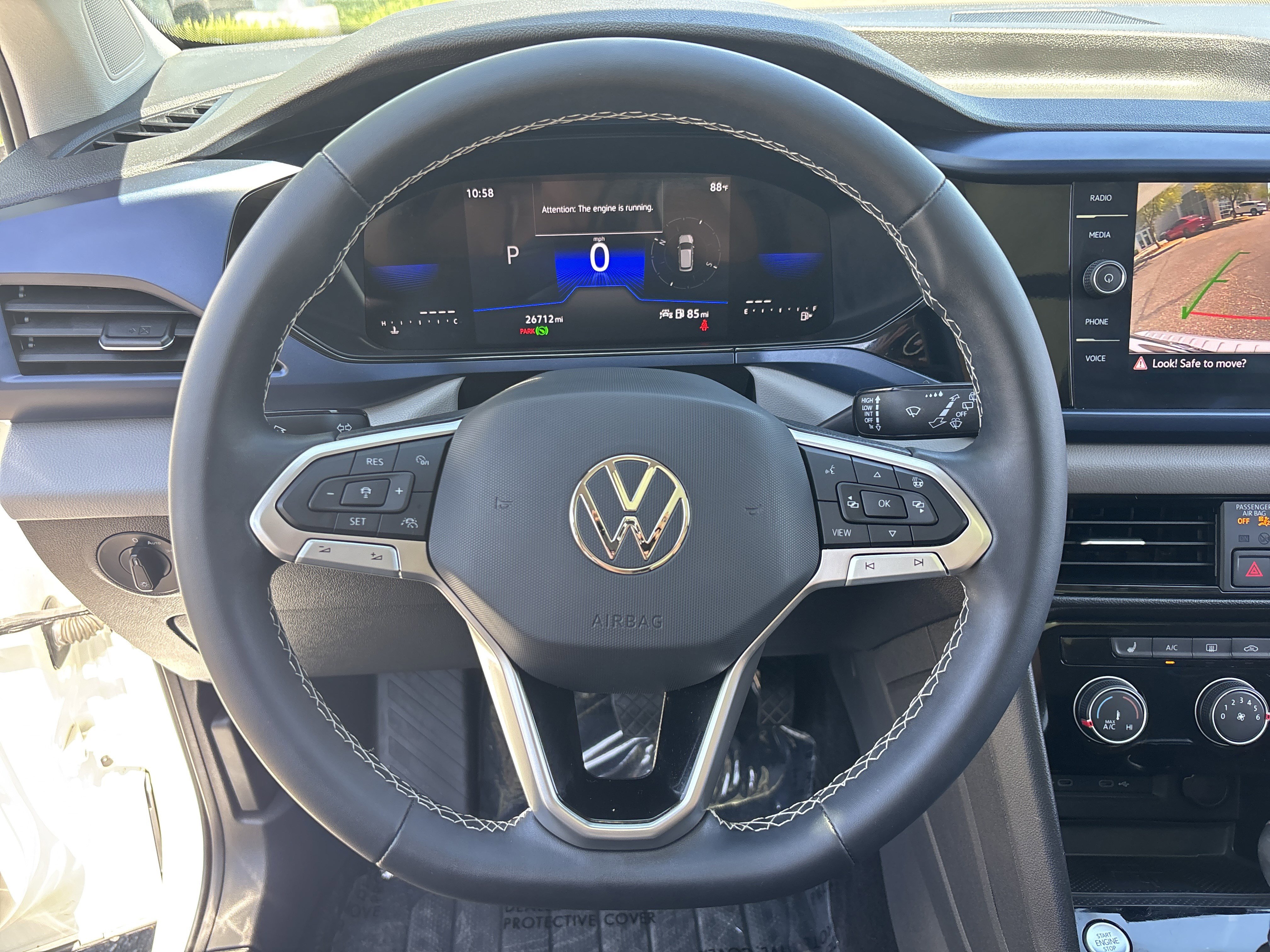 Used 2023 Volkswagen Taos SE w/ Panoramic Sunroof Package image 25