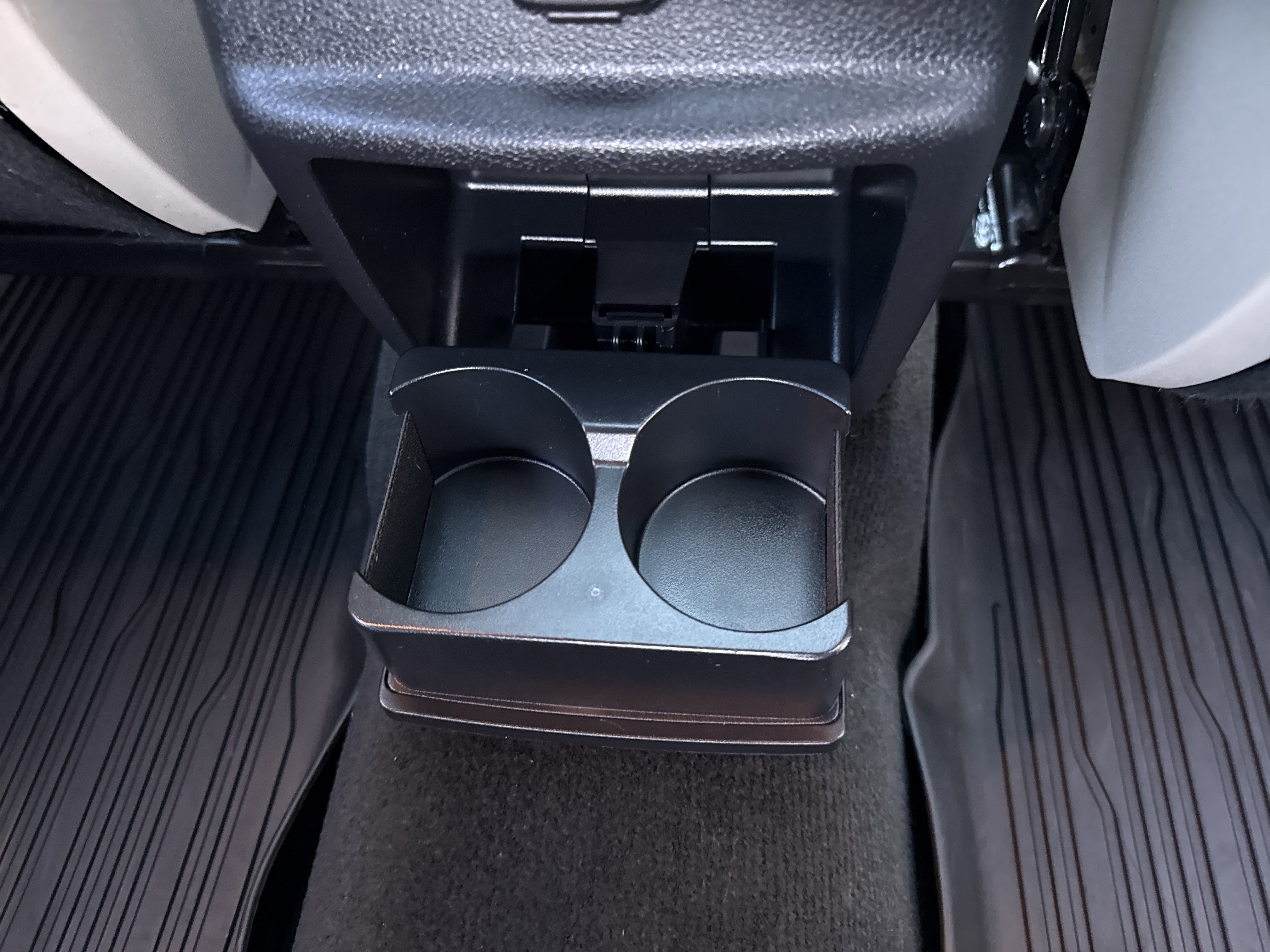 Used 2018 Ford Explorer XLT w/ Equipment Group 202A image 43