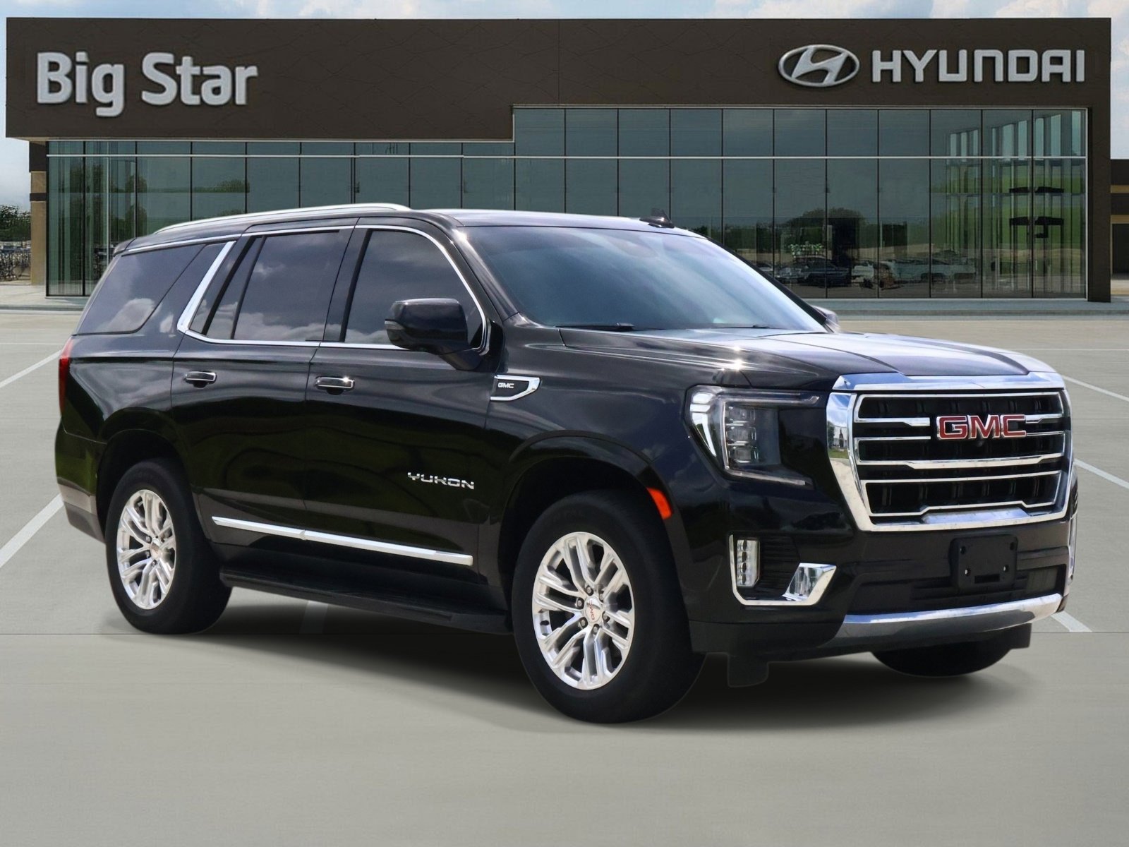 Used 2023 GMC Yukon SLT w/ SLT Luxury Package RWD image 6