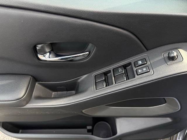 Certified 2025 Nissan Frontier SV image 19