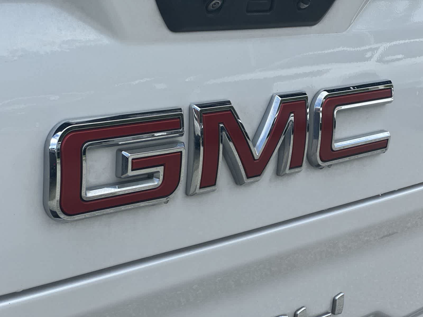 Used 2023 GMC Sierra 1500 Denali w/ Technology Package AWD/4WD image 9