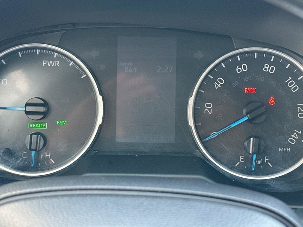 Used 2022 Toyota RAV4 XLE AWD/4WD image 7