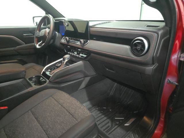 Used 2024 Chevrolet Colorado Z71 w/ Z71 Convenience Package 2 AWD/4WD image 4