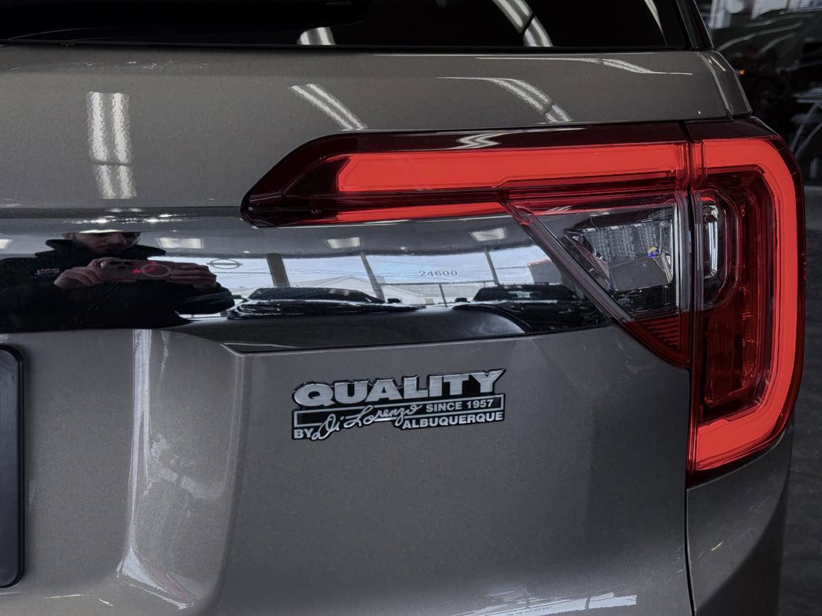 Used 2023 GMC Acadia Denali w/ Denali Ultimate Package image 14