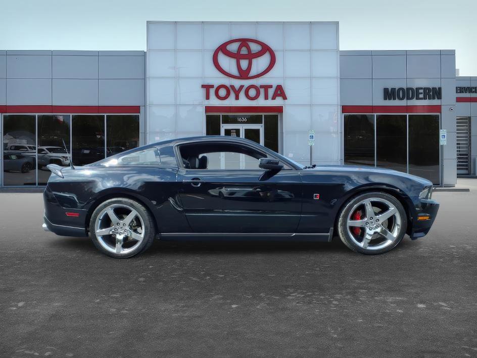Used 2010 Ford Mustang GT image 4