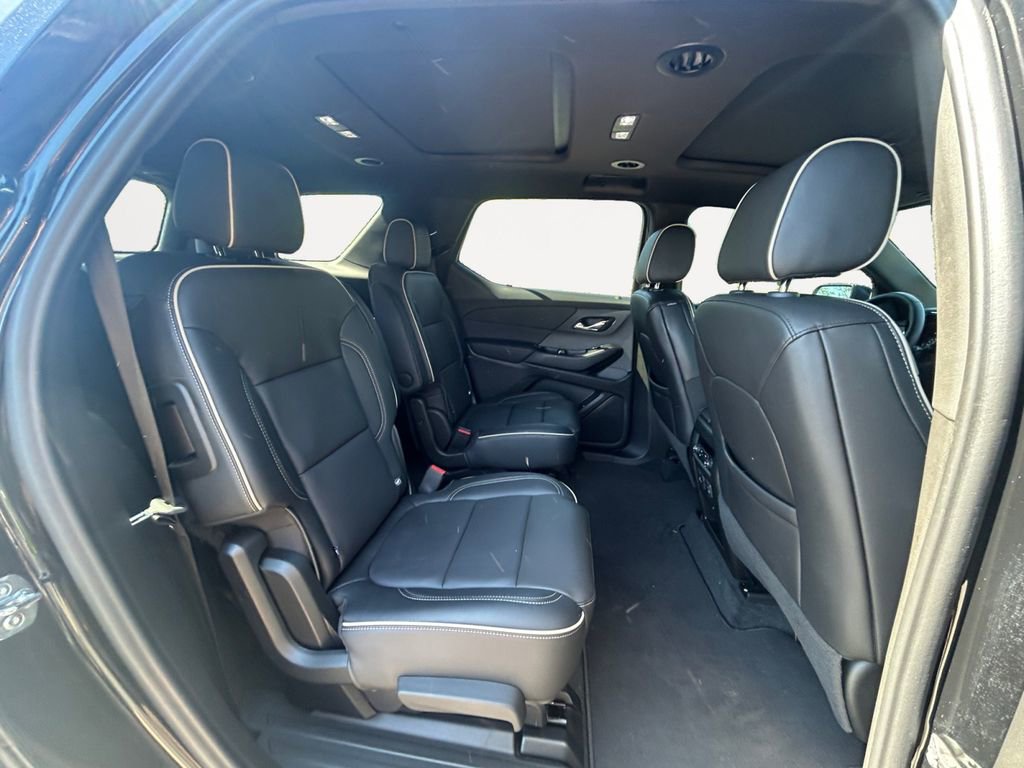 Used 2023 Chevrolet Traverse Premier AWD/4WD image 23
