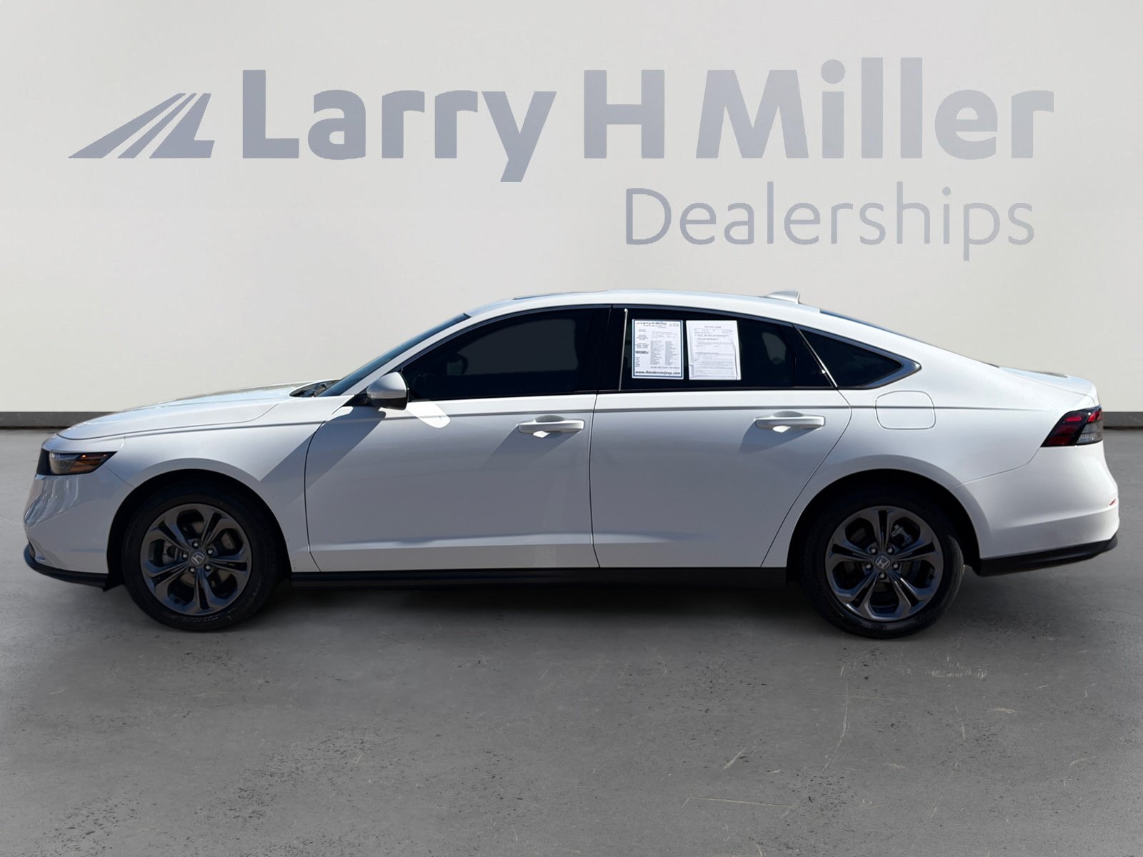 Used 2024 Honda Accord EX image 3
