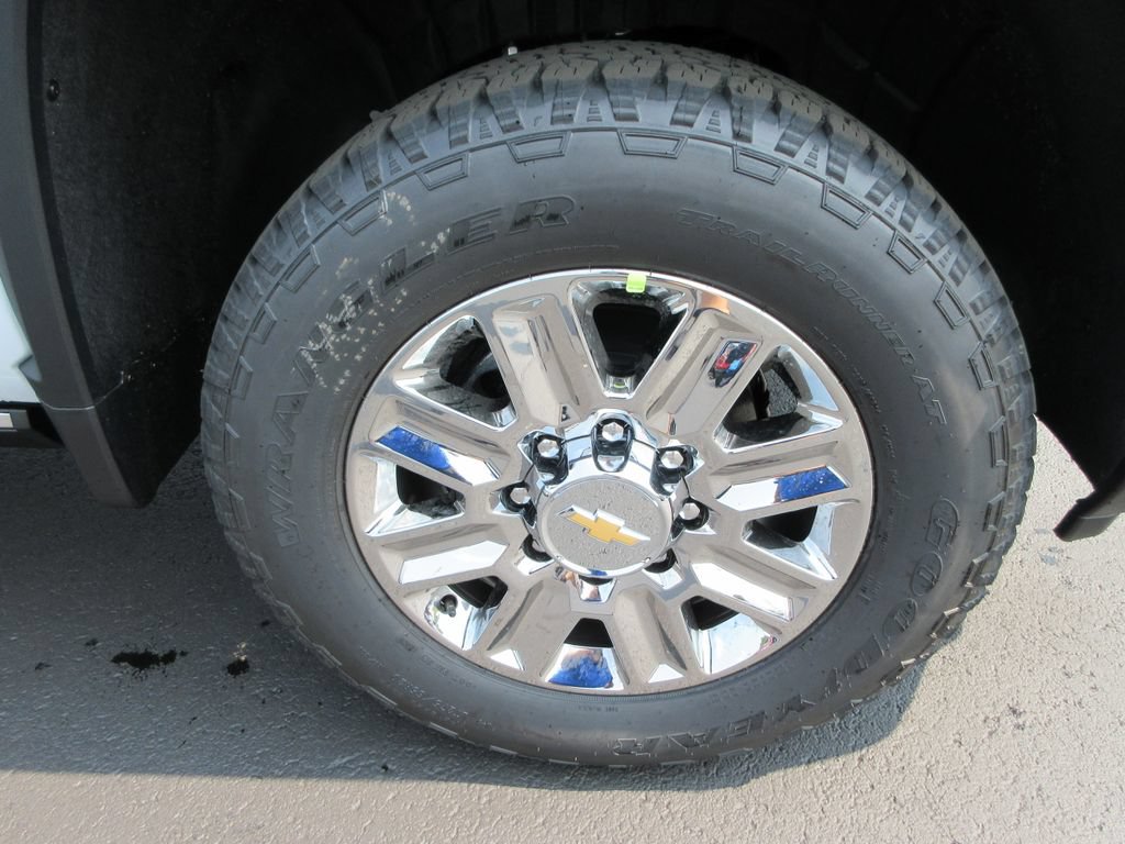 New 2026 Chevrolet Silverado 3500 High Country AWD/4WD image 9